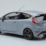 Ford Fiesta ST2000 Cinzento Otto 1:18 - image 5 of 6