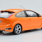 Ford Focus Mk2 ST 2.5 Electric Laranja Otto 1:18 - image 2 of 6