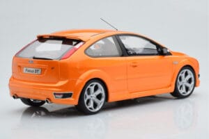 Ford Focus Mk2 ST 2.5 Electric Laranja Otto 1:18 OT961 Resina - imagem 2 de 6