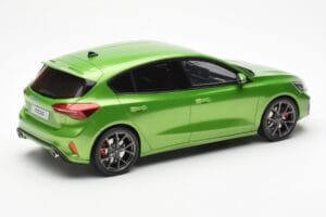 Ford Focus Mk5 ST Phase 2 Mean Verde Otto 1:18 OT450 Resina - imagem 2 de 6