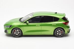 Ford Focus Mk5 ST Phase 2 Mean Verde Otto 1:18 OT450 Resina - imagem 3 de 6