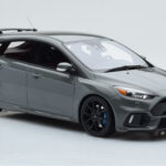 Ford Focus RS Mk3 Stealth Cinzento Otto 1:18 - image 4 of 6