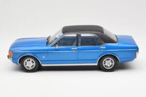 Ford Granada Mk1 Azul Metalizado Preto Mate MCG 1:18 MCG18394 Metal - imagem 3 de 6