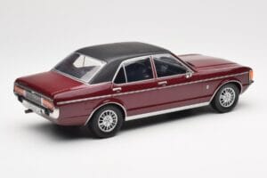 Ford Granada Mk1 Vermelho Escuro Metalizado Preto Mate MCG 1:18 MCG18393 Metal - imagem 2 de 6