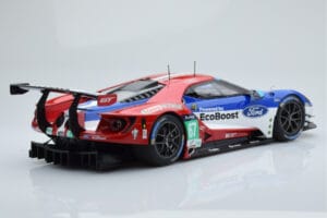 Ford GT Chip Ganassi Racing UK #67 M. Franchitti / A. Priaulx / H. Tincknell 24 Hours of Le Mans 2016 Minichamps 1:18 1551686 - imagem 2 de 6