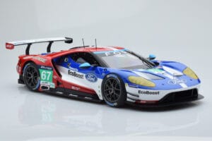 Ford GT Chip Ganassi Racing UK #67 M. Franchitti / A. Priaulx / H. Tincknell 24 Hours of Le Mans 2016 Minichamps 1:18 1551686 - imagem 4 de 6