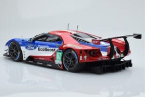 Ford GT Chip Ganassi Racing UK #67 M. Franchitti / A. Priaulx / H. Tincknell 24 Hours of Le Mans 2016 Minichamps 1:18 1551686 - imagem 5 de 6