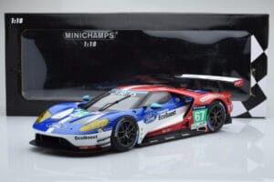 Ford GT Chip Ganassi Racing UK #67 M. Franchitti / A. Priaulx / H. Tincknell 24 Hours of Le Mans 2016 Minichamps 1:18 1551686 - imagem 6 de 6