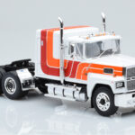 Ford LTL 9000 Branco Vermelho Laranja IXO 1:43 - image 3 of 5
