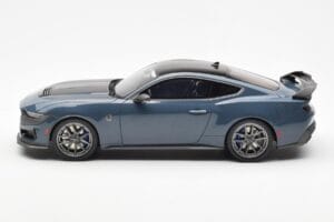 Ford Mustang Dark Horse Vapor Azul Metallic GT Spirit 1:18 GT454 Resina - imagem 3 de 6