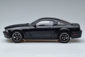 Ford Mustang GT S197 Bullitt AUTOart 1:18 73067 Metal - imagem 4 de 7