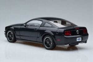Ford Mustang GT S197 Bullitt AUTOart 1:18 73067 Metal - imagem 6 de 7