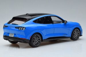 Ford Mustang Mach-E GT Performance Azul Otto 1:18 OT414 Resina - imagem 2 de 6