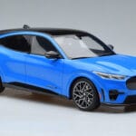 Ford Mustang Mach-E GT Performance Azul Otto 1:18 OT414 Resina - image 4 of 6