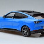 Ford Mustang Mach-E GT Performance Azul Otto 1:18 OT414 Resina - image 5 of 6