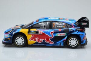 Ford Puma Rally1 WRC #7 P-L. Loubet / N. Gilsoul Rally Sweden 2023 IXO 1:18 18RMC154B Metal - imagem 3 de 6