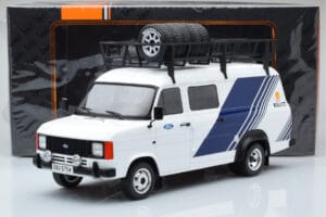 Ford Transit Mk2 Van Team Ford Rally Assistance IXO 1:18 18RMC058XE Metal - imagem 6 de 6