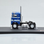 Freightliner COE Azul Branco IXO 1:43 - image 2 of 4