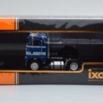 Freightliner COE Azul Branco IXO 1:43 - image 4 of 4