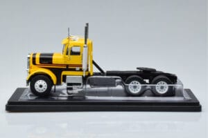 Freightliner FLC120 64T Amarelo IXO 1:43 TR116 Metal - imagem 3 de 6