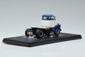 GMC 950 COE Azul Branco IXO 1:43 TR150 Metal - imagem 2 de 6