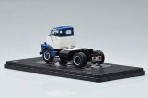 GMC 950 COE Azul Branco IXO 1:43 TR150 Metal - imagem 5 de 6