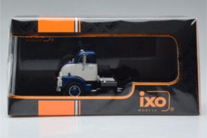 GMC 950 COE Azul Branco IXO 1:43 TR150 Metal - imagem 6 de 6