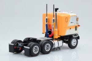 GMC Astro 95 Bege Branco IXO 1:43 TR167 Metal - imagem 2 de 5