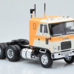 GMC Astro 95 Bege Branco IXO 1:43 - image 3 of 5
