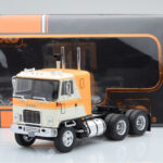 GMC Astro 95 Bege Branco IXO 1:43 - image 5 of 5