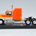 GMC General Laranja IXO 1:43 TR129 - image 3 of 6