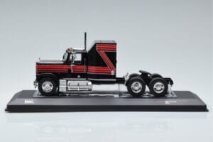 GMC General Vermelho Preto IXO 1:43 TR102 Metal - imagem 3 de 6