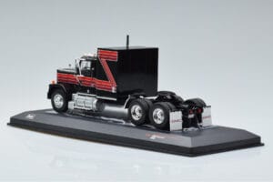 GMC General Vermelho Preto IXO 1:43 TR102 Metal - imagem 5 de 6
