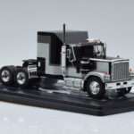 GMC General Prata Preto IXO 1:43 TR117 - image 4 of 6