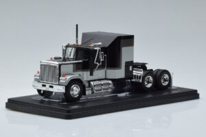 GMC General Prata Preto IXO 1:43 TR117