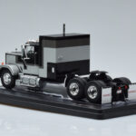 GMC General Prata Preto IXO 1:43 TR117 - image 5 of 6