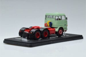 Henschel HS 19 TS Verde IXO 1:43 TR151 Metal - imagem 2 de 6