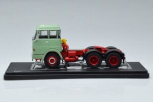 Henschel HS 19 TS Verde IXO 1:43 TR151 Metal - imagem 3 de 6