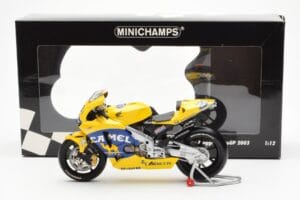 Honda RC211V Pramac Pons #3 M. Biaggi MotoGP 2003 Minichamps 1:12 122037103 Metal - imagem 4 de 4