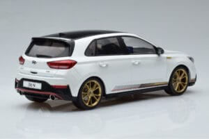 Hyundai i30 N PD Atlas Branco MCG 1:18 MCG18376 Metal - imagem 2 de 6