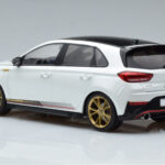 Hyundai i30 N PD Atlas Branco MCG 1:18 - image 5 of 6