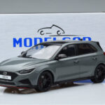 Hyundai i30 N PD Cinzento Sombra MCG 1:18 - image 6 of 6