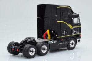 International Eagle Cabover Preto IXO 1:43 TR169 Metal - imagem 2 de 5