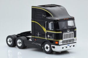 International Eagle Cabover Preto IXO 1:43 TR169 Metal - imagem 3 de 5