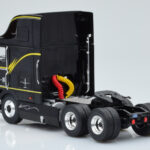 International Eagle Cabover Preto IXO 1:43 - image 4 of 5