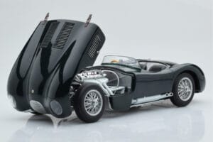 Jaguar C-Type Verde AUTOart 1:18 73500 Metal - imagem 2 de 8