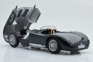 Jaguar C-Type Verde AUTOart 1:18 73500 Metal - imagem 3 de 8