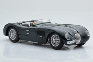 Jaguar C-Type Verde AUTOart 1:18 73500 Metal - imagem 6 de 8