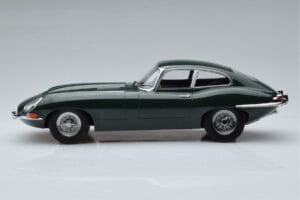 Jaguar E-Type Series 1 British Racing Verde KK-Scale 1:18 KKDC180431 Metal - imagem 3 de 6