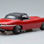Jaguar E-Type Series 1 Roadster Vermelho KK-Scale 1:18 - image 2 of 6